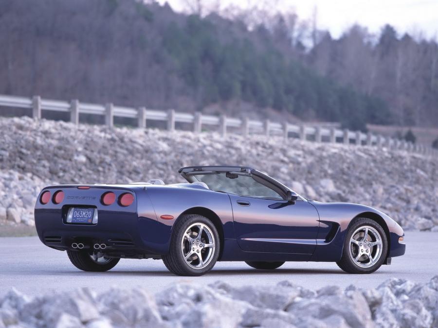  Chevrolet Corvette Convertible 1998 года  (фото 5 из 16)
